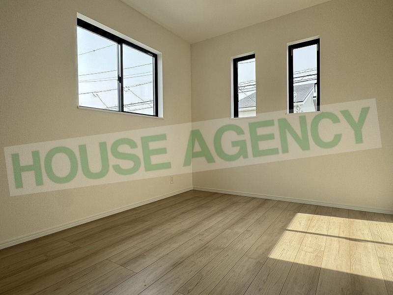 2階　西側6帖の洋室(内装)