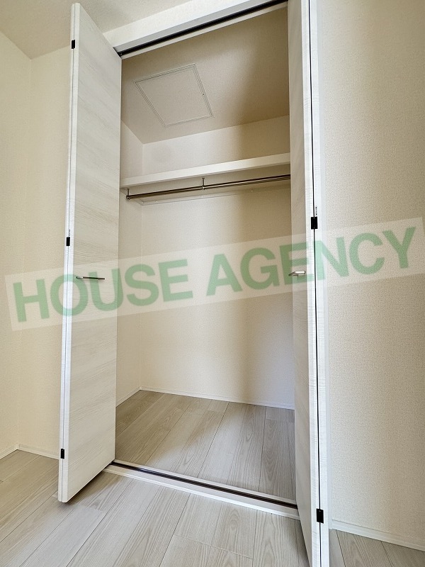 1階洋室　収納(内装)