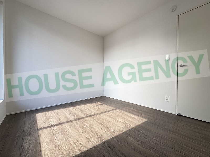 2階　中央5.25帖の洋室(内装)