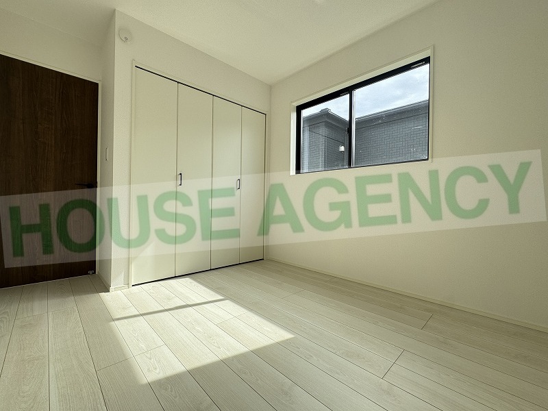 2階　南西側5.25帖の洋室(内装)