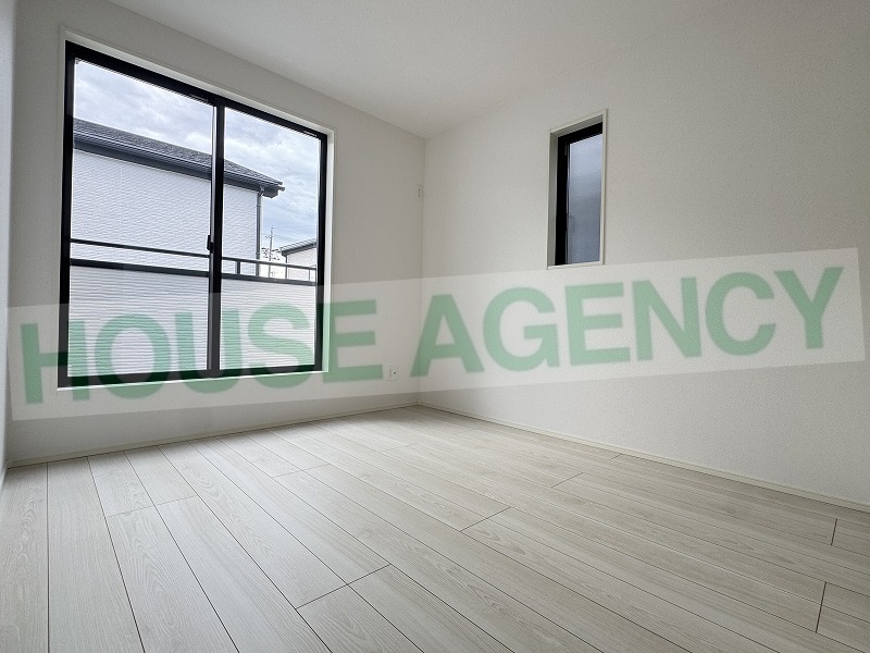 2階　西側5.25帖の洋室(内装)