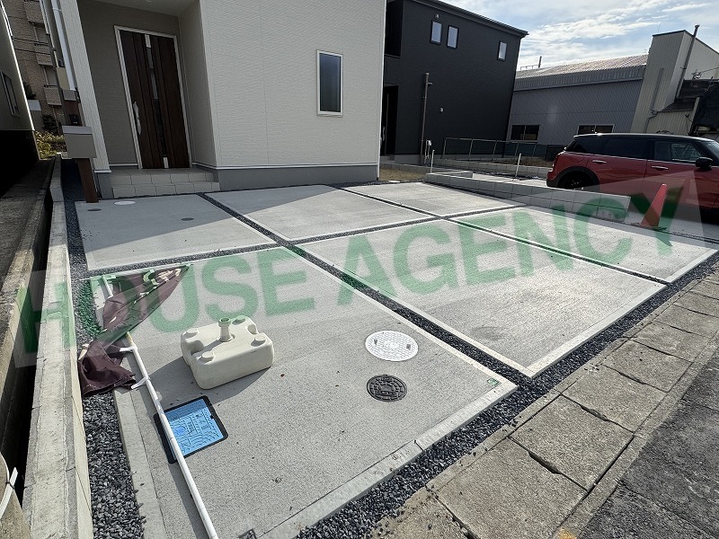 駐車しやすい広々スペース