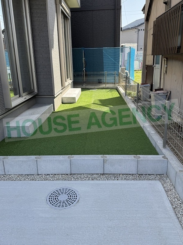 物置の設置も可能なお庭スペース