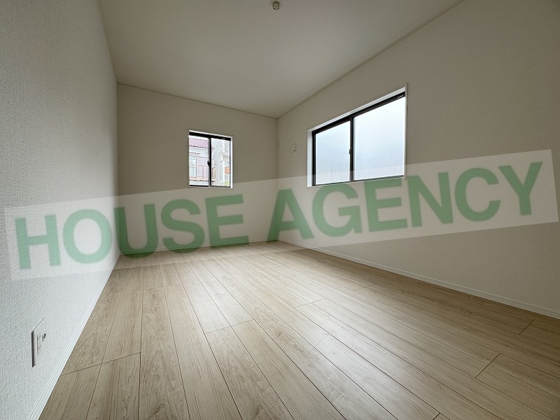 北東側　7.5帖の洋室(内装)