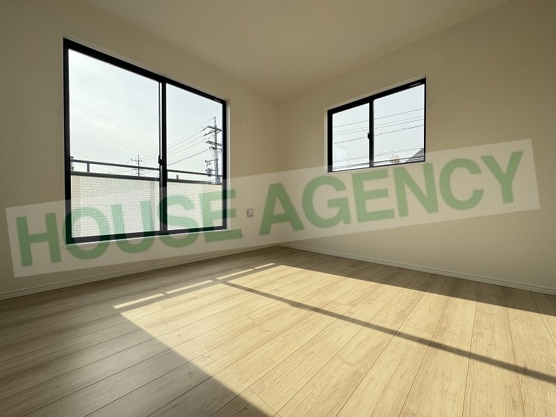 2階　中央6.12帖の洋室(内装)