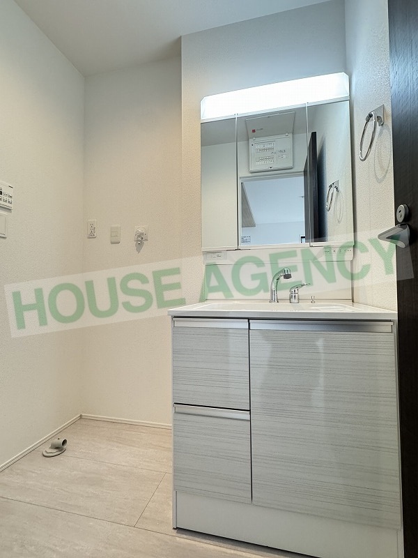 シャワー機能付き洗面化粧台