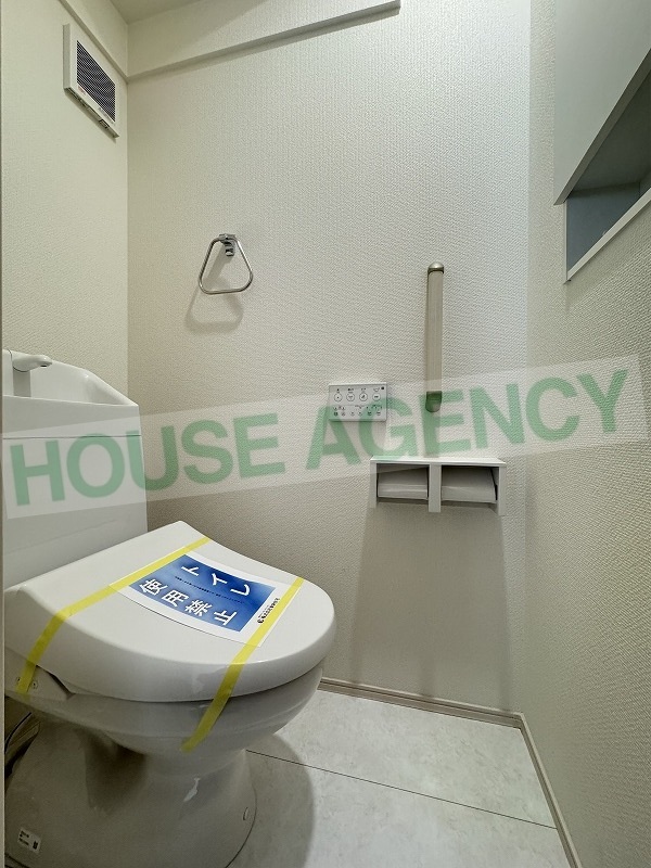 温水洗浄便座のトイレ